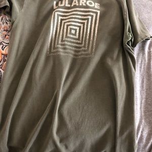 3 lularoe promo tees!